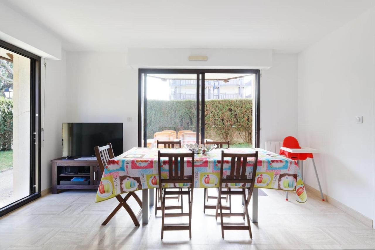 Charmant 3 Pieces Avec Jardin A 5Mn De La Plage Довіль Екстер'єр фото